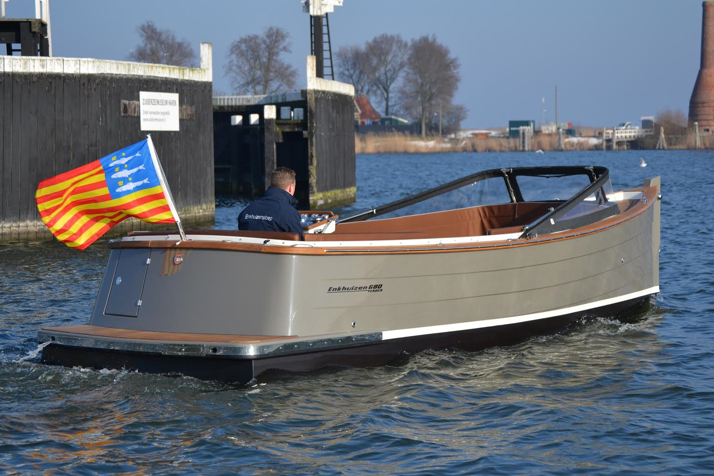 WERF JUBILEERT MET ENKHUIZEN 680 