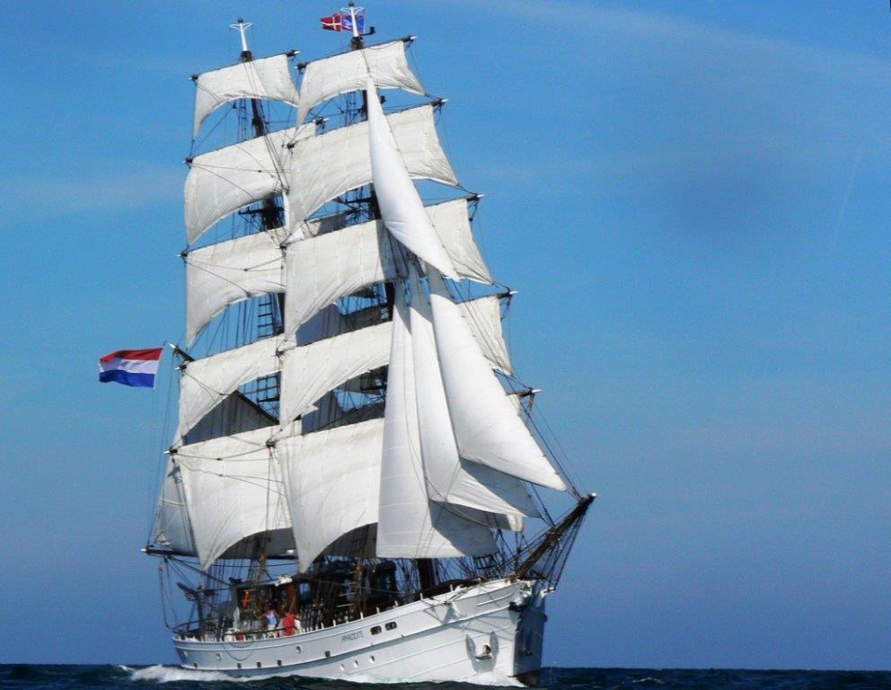 DEN HELDER TELT AF VOOR SAIL 