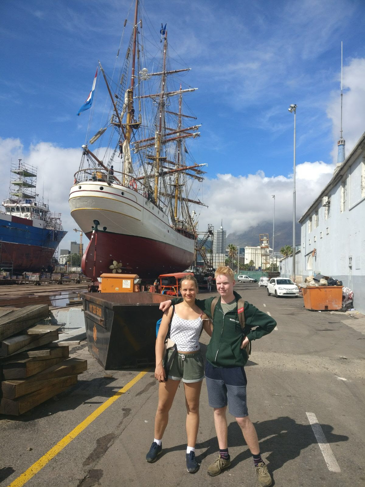 LOTTE EN MATTHIJS MET BARK EUROPA OCEAAN OVER