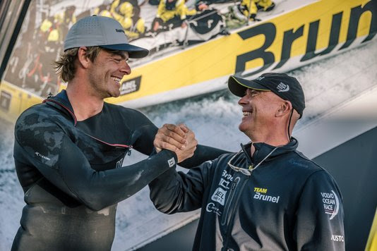 WERELDRECORD DEENSE KITESURFER MET TEAM BRUNEL