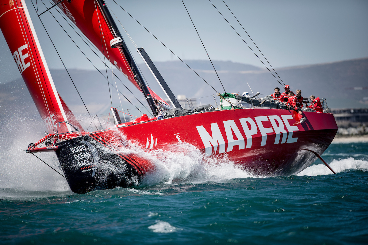 MAPFRE NA TIEN DAGEN ZEILEN VOORBIJ DONGFENG