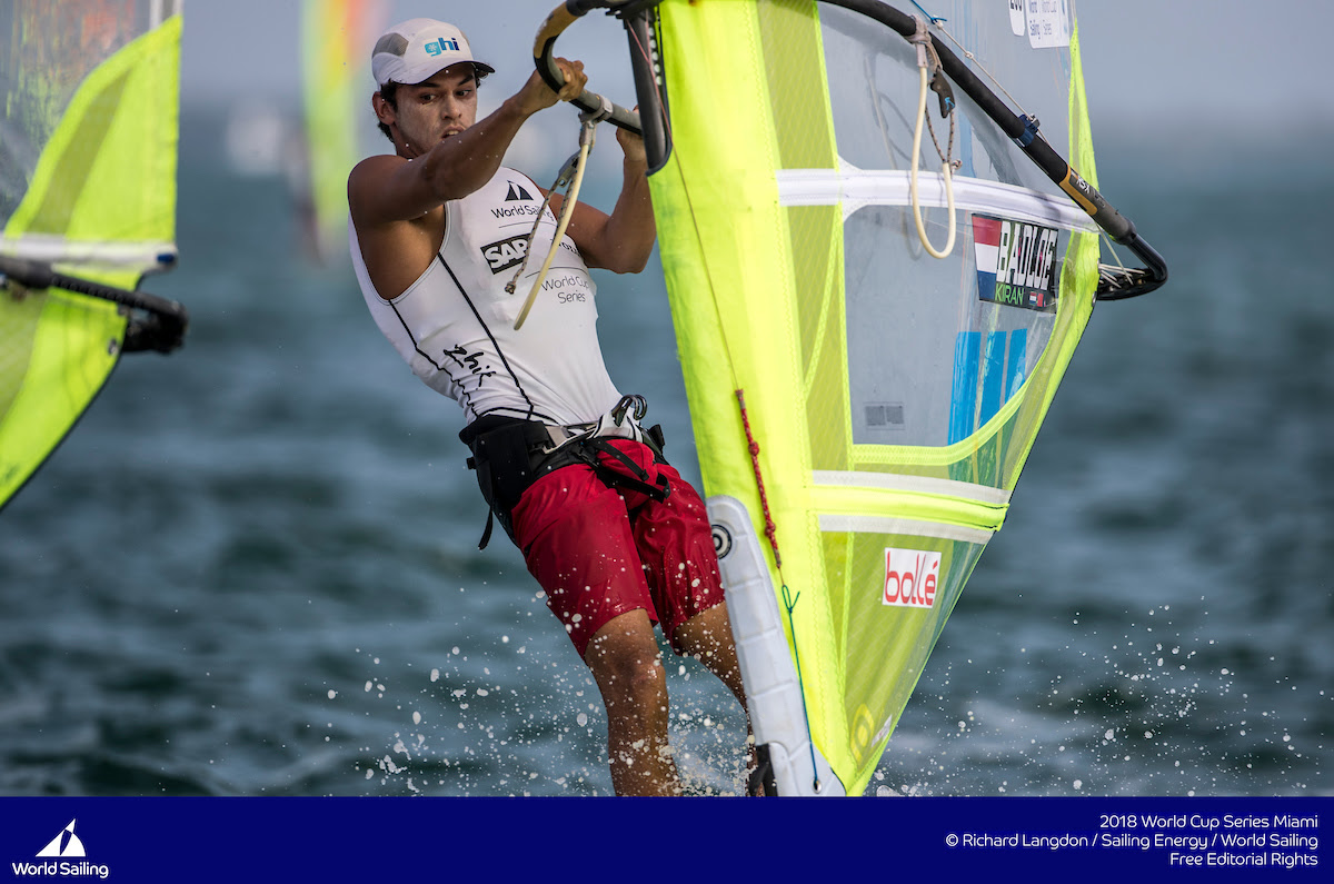 LICHTWEER OP TWEEDE DAG WORLD CUP MIAMI