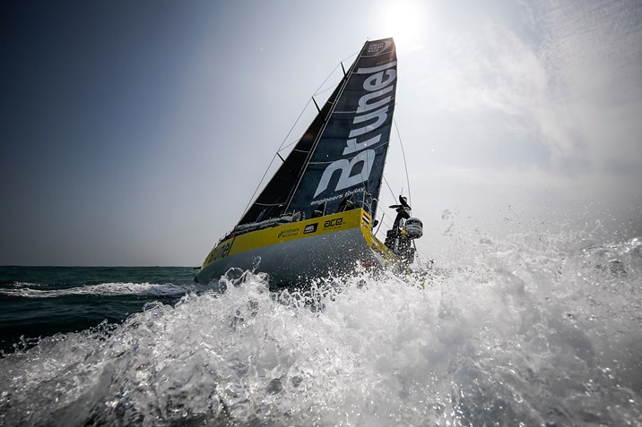 Akzo snel van start 5