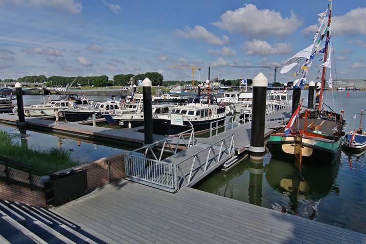 Passantenhaven-Maasbracht-02