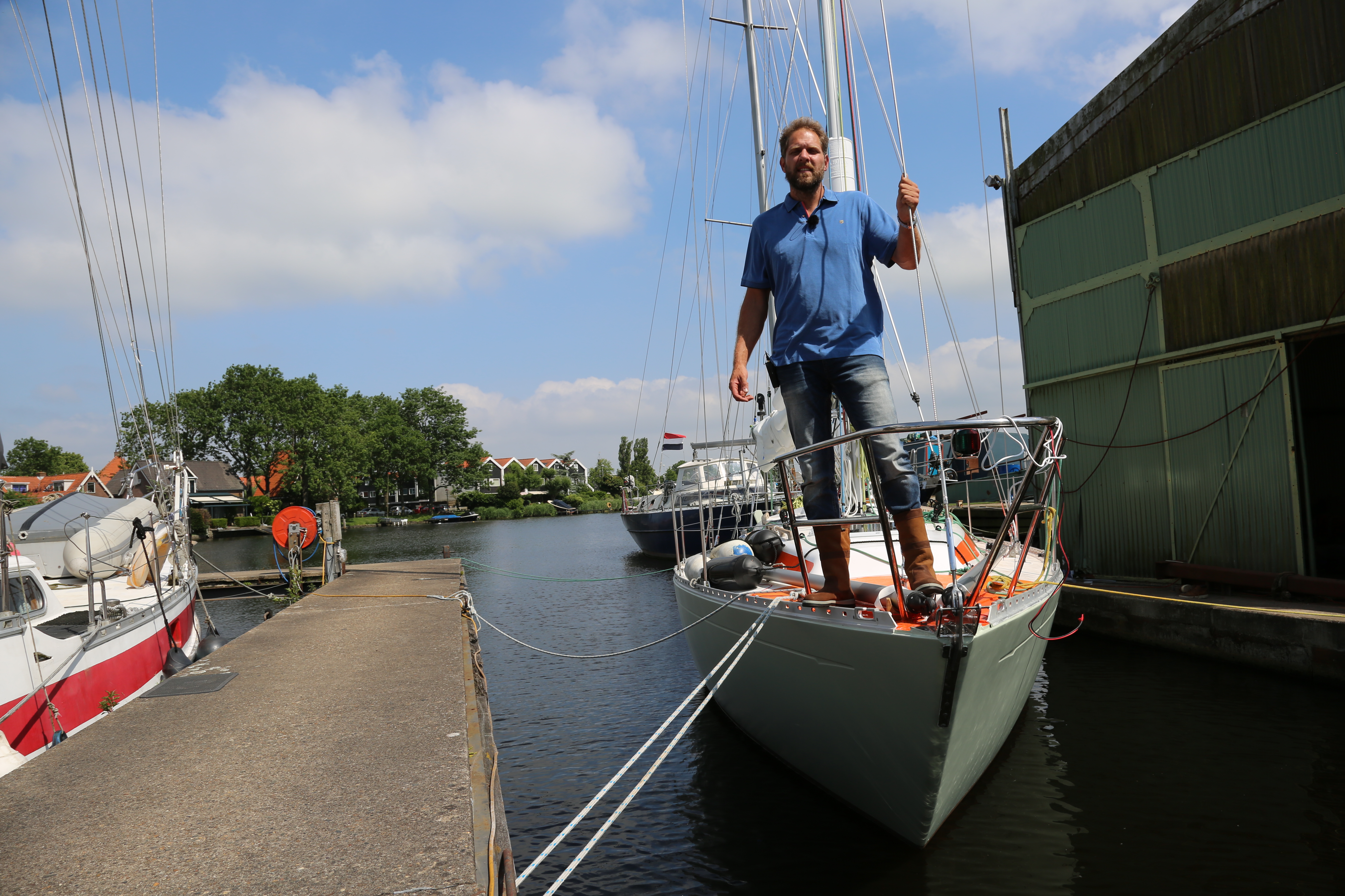 MARK SLATS ZAG ZEILDROOM BIJNA IN ROOK OPGAAN