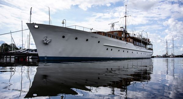 VAAR MEE MET KONINKLIJK JACHT 'PIET HEIN'