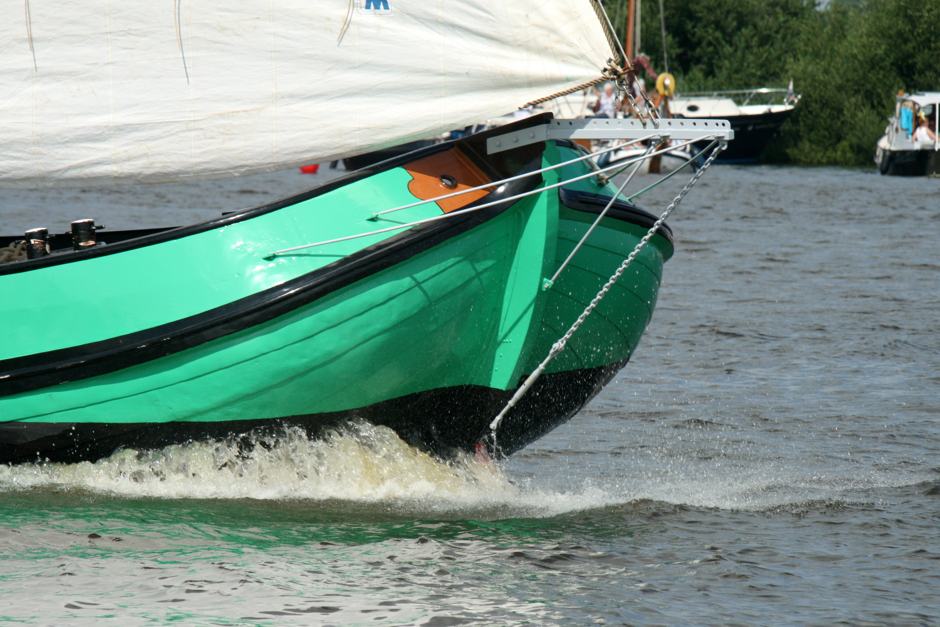 SKUTSJE EARNEWALD WINT TWEEDE RACE