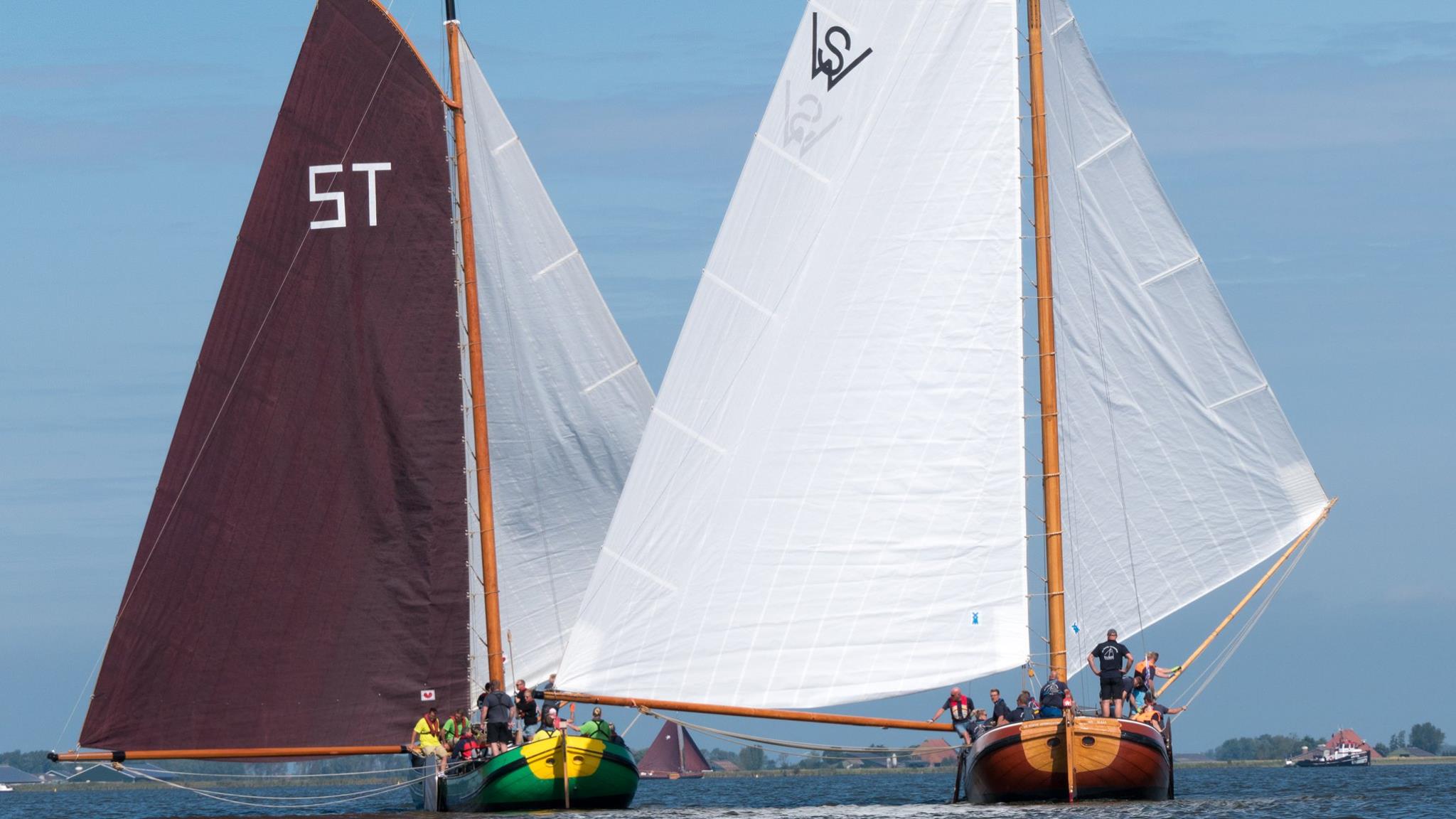 NIET RUSTEN MAAR ZEILEN