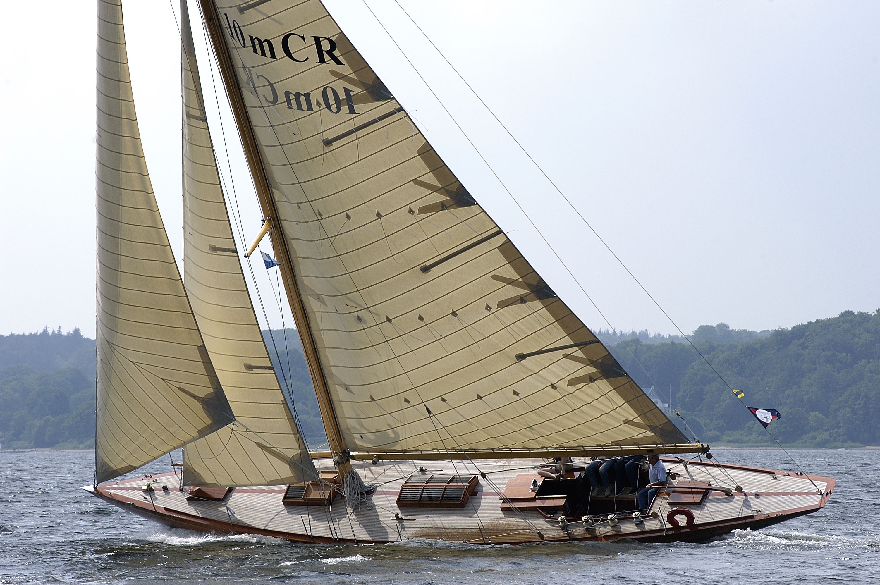SPELEN MET DE WIND...botenbouwer schrijft boek
