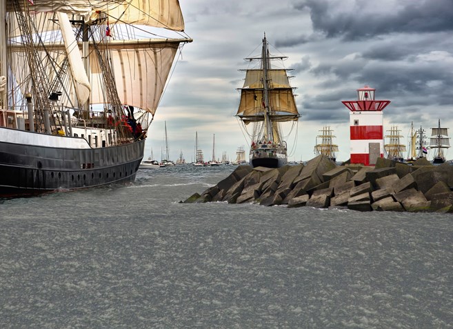 Tall ships varen uit havenmond