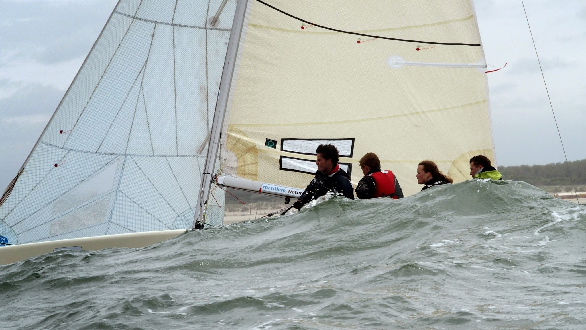 ZILT MAGAZINE STRIJKT ZEILEN