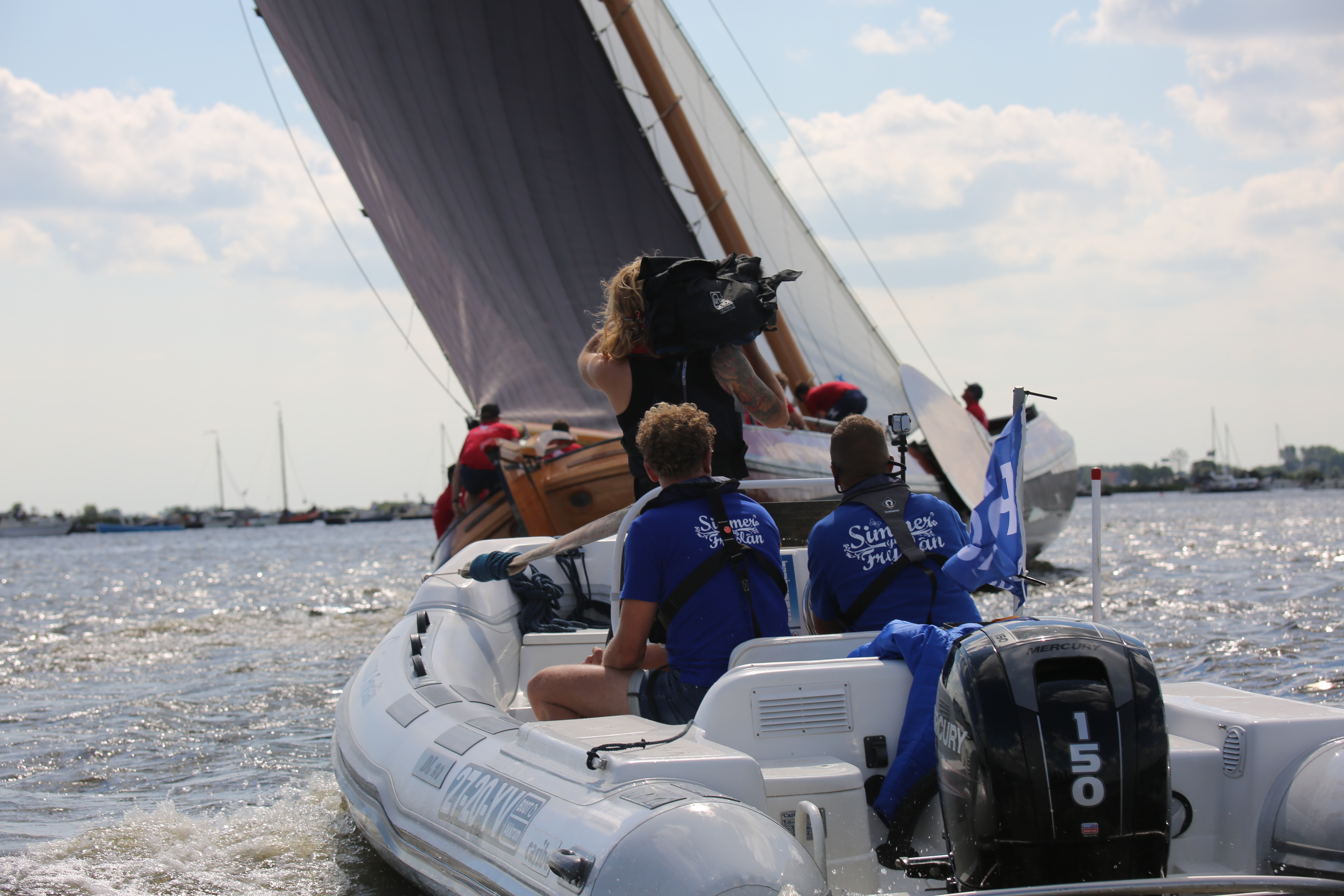 EIGEN TV-PROGRAMMA VOOR HET SKUTSJESILEN 