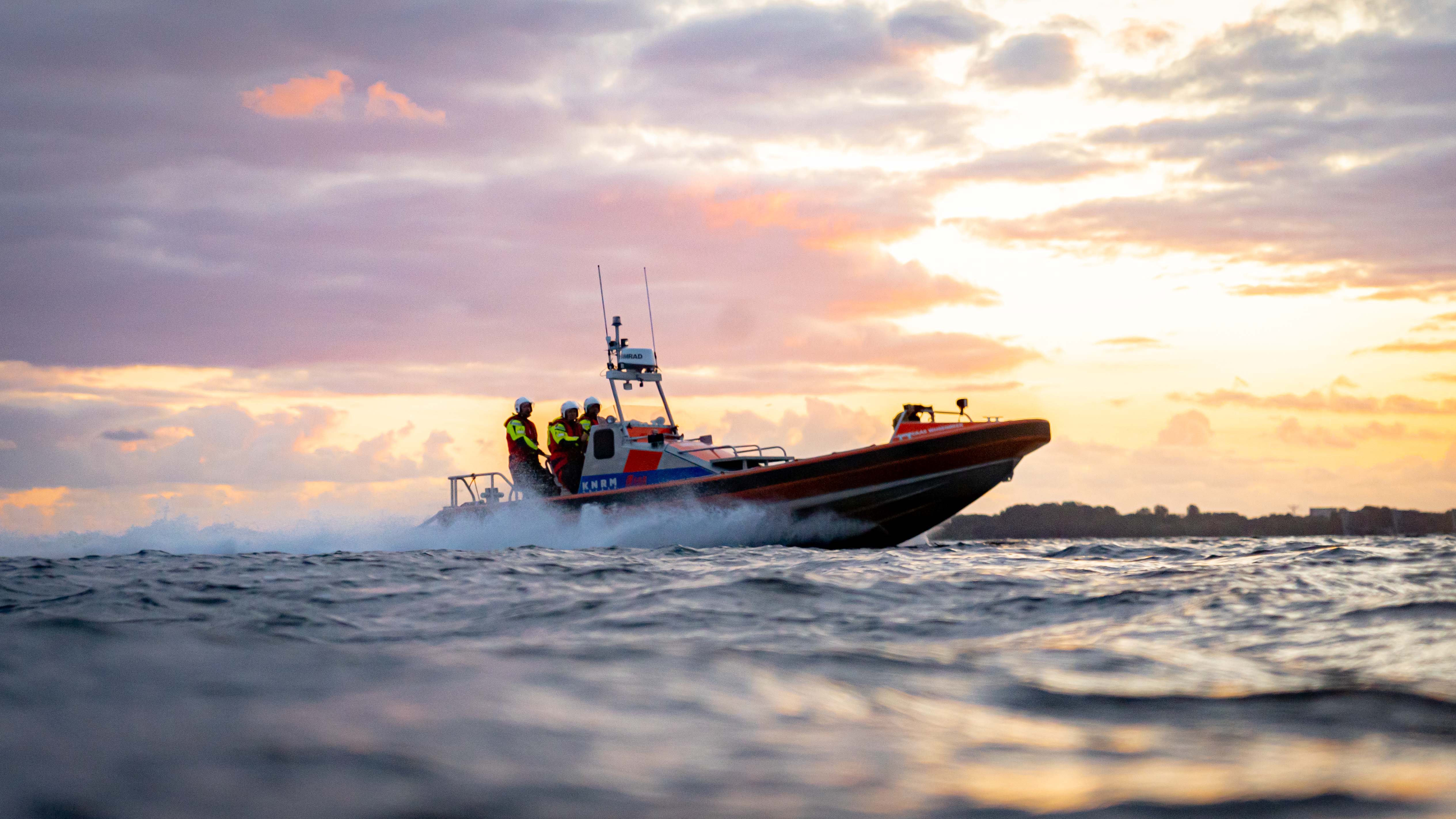 EXTREME DRUKTE VOOR KNRM TIJDENS HITTEGOLF