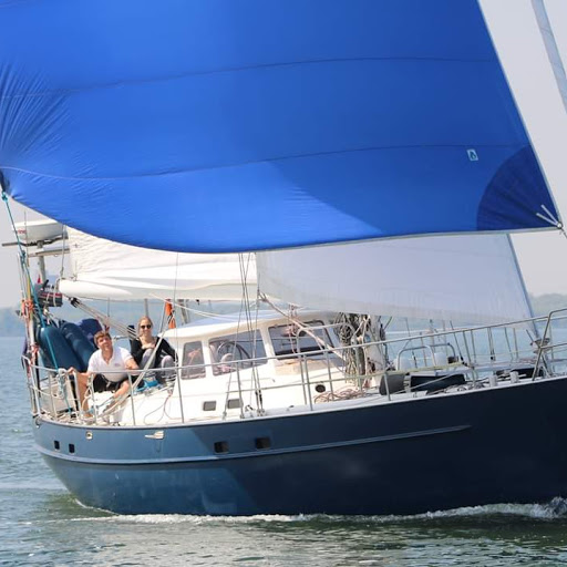 VIA DE HAVENBODEM OP WERELDREIS