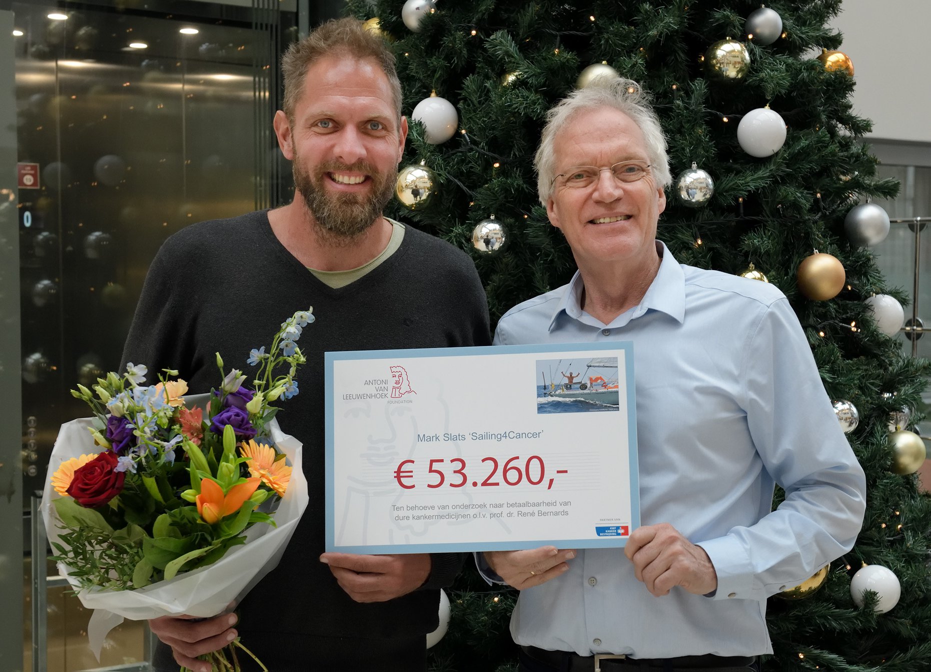 MARK SLATS ROEIT EN ZEILT € 100.000 BIJ ELKAAR