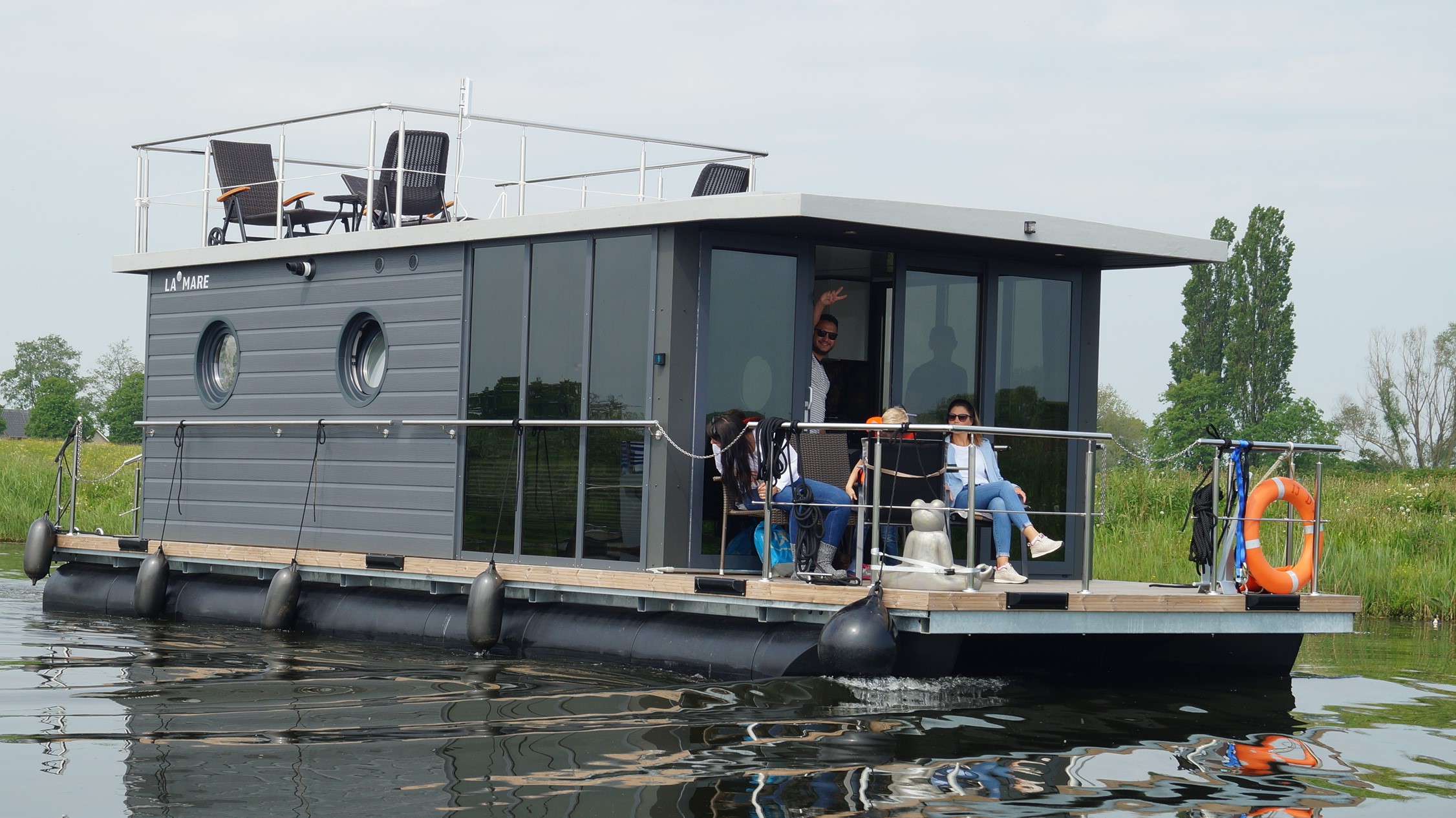 VAREN MET JE DRIJVENDE HUIS