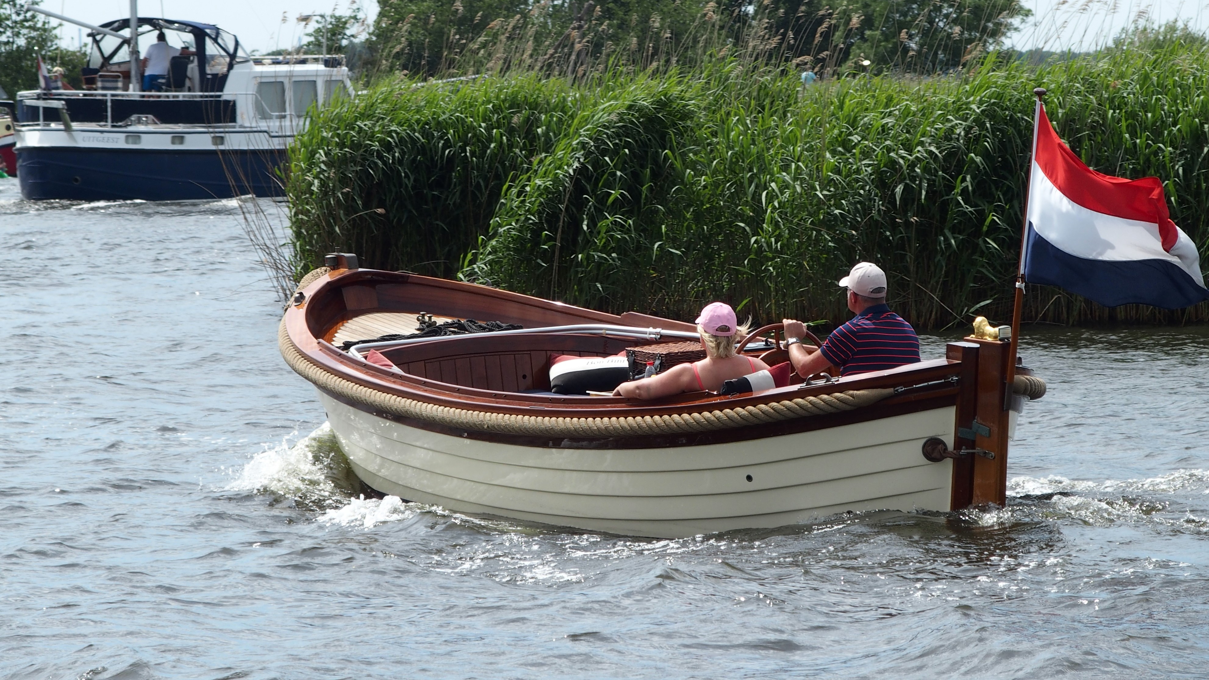 WATERSPORT-TV' CREW IS KLAAR OM LOS TE GOOIEN