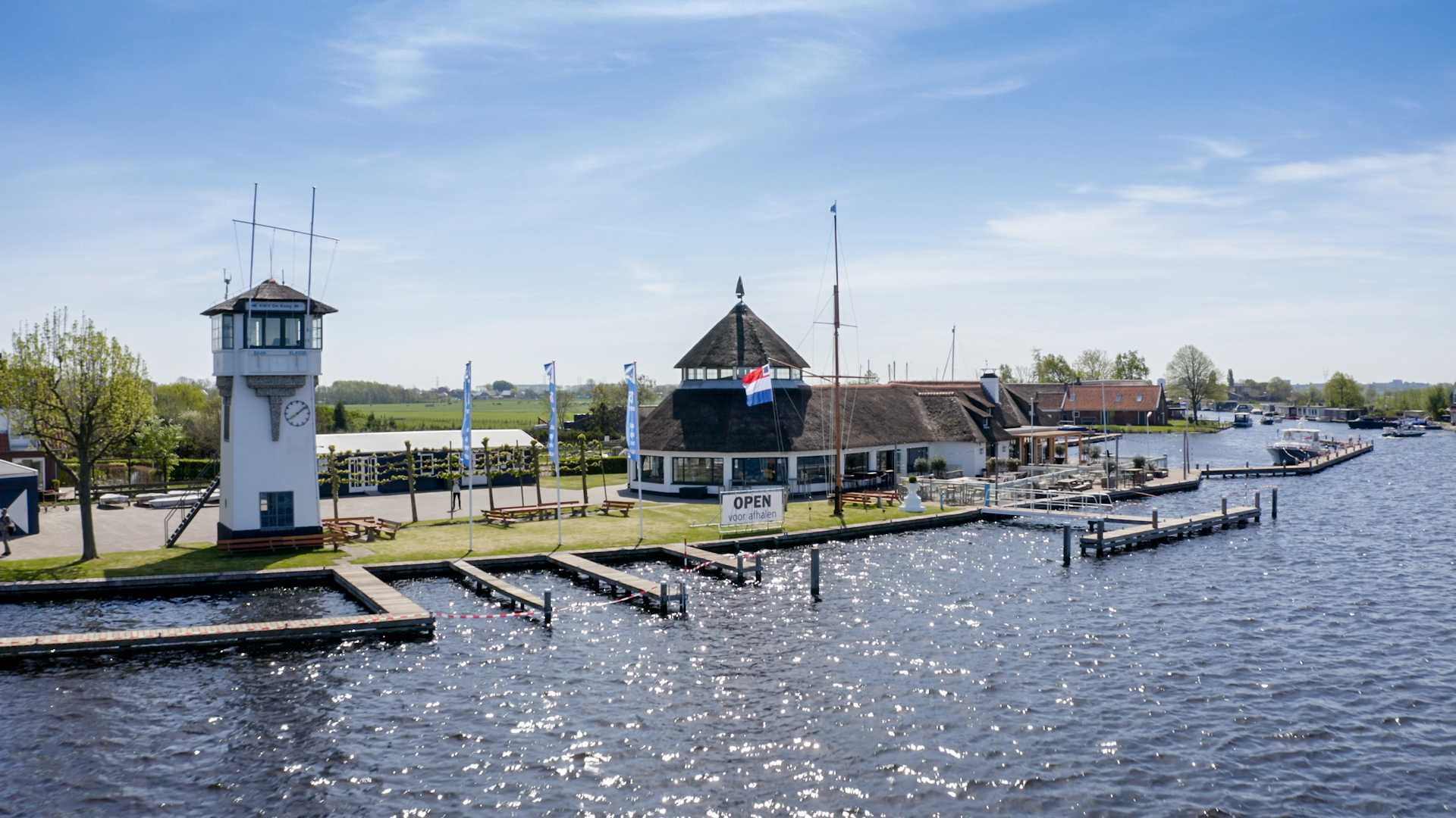 GERENOVEERDE KAAGSOCIETEIT HEROPEND