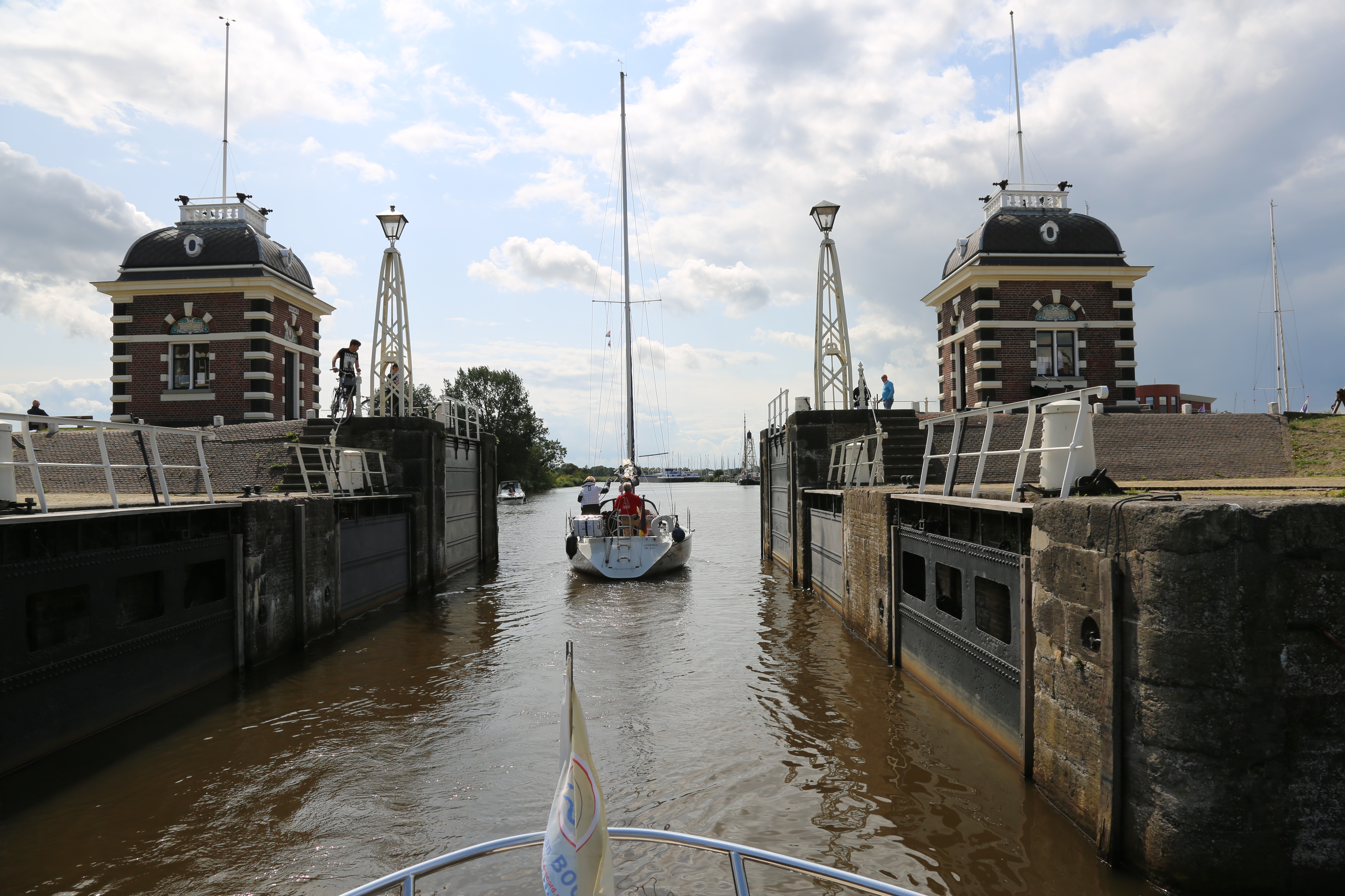NOG GEEN STEWARDS OP SLUIZEN TIJDENS HEMELVAART EN PINKSTEREN