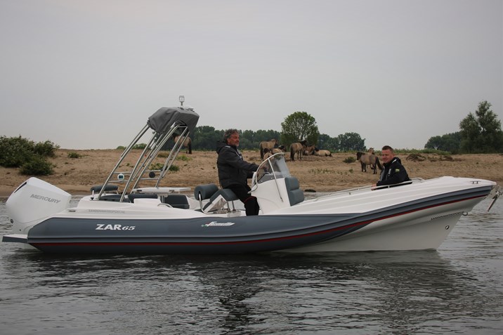DU6A2052