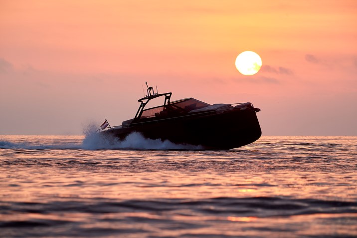 07-cruising-at-sunrise-Steeler_Bronson50