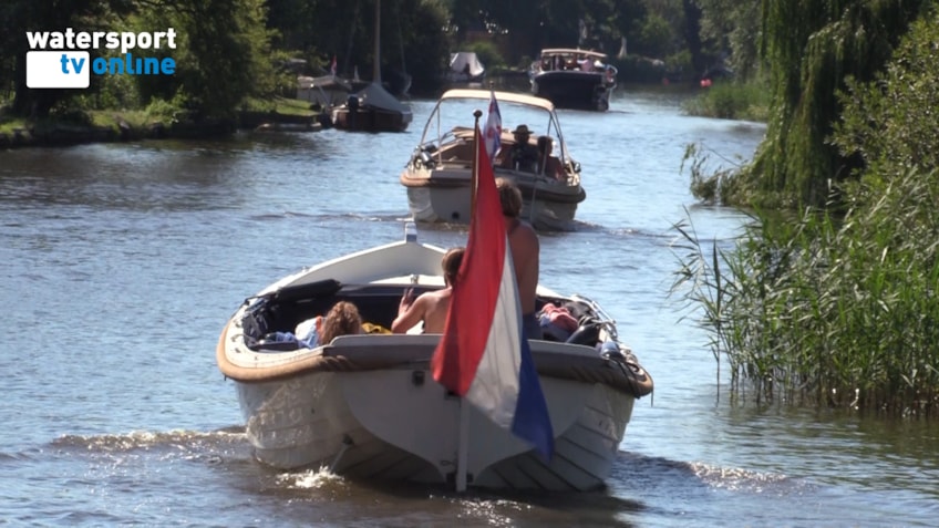 NEDERLAND VIERT VAKANTIE OP HET WATER 6