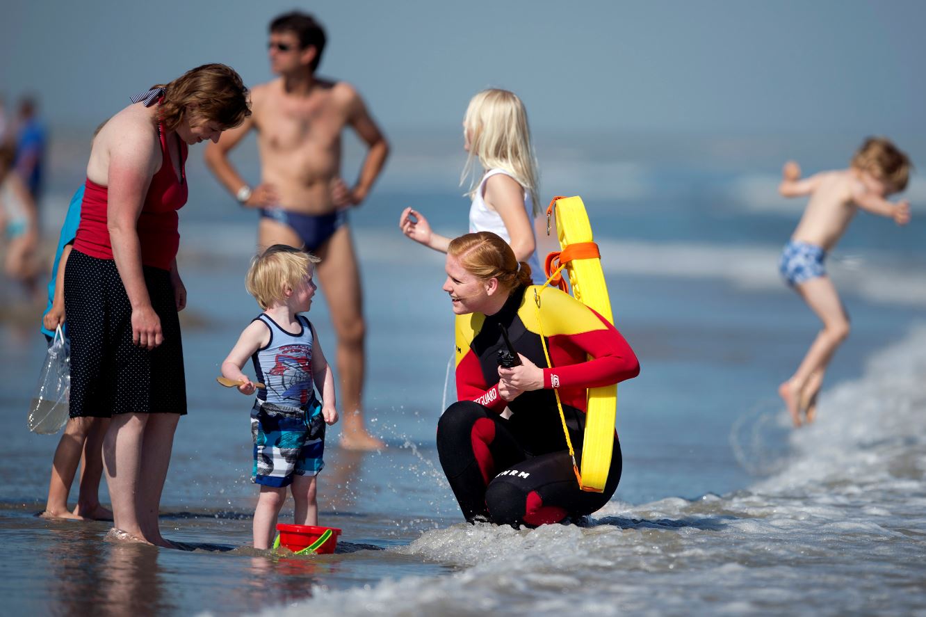 KNRM Lifeguards weer actief op de Friese Waddeneilanden