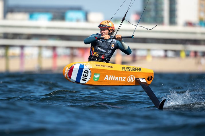 KITE 8