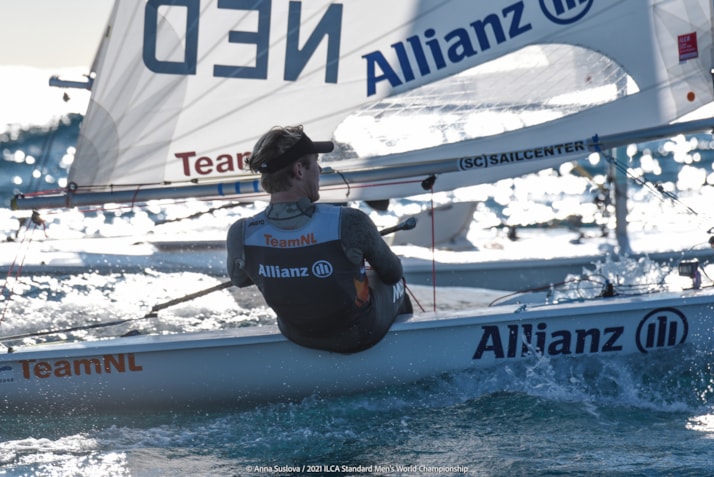 0F571498-32EC-47C9-A5CF-BAD4771B3428