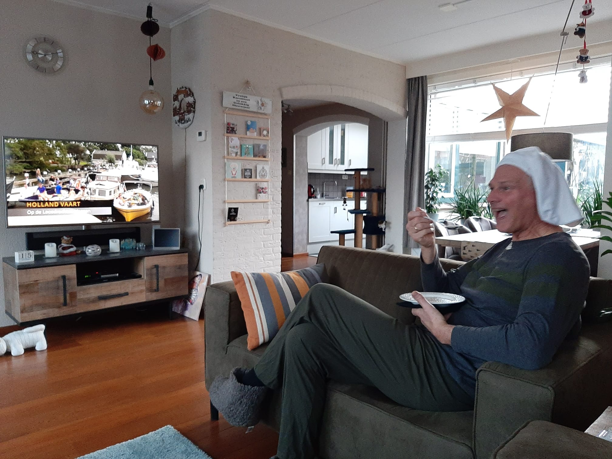 Met bordje Brinta naar premiere Holland Vaart