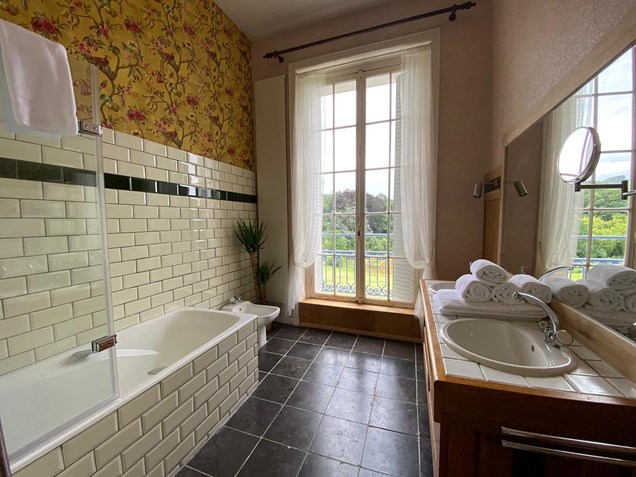 2323CC6F-C81D-4183-9642-C23A5FCEFB73