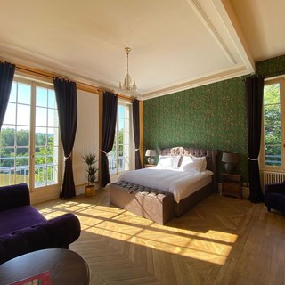 FABFC119-AAD0-467E-9640-863E1066B88C