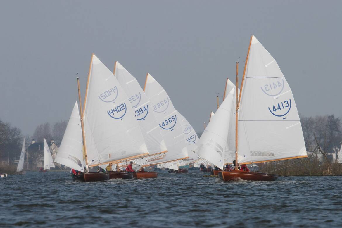 16m2 viert uitgesteld 90-jarig bestaan