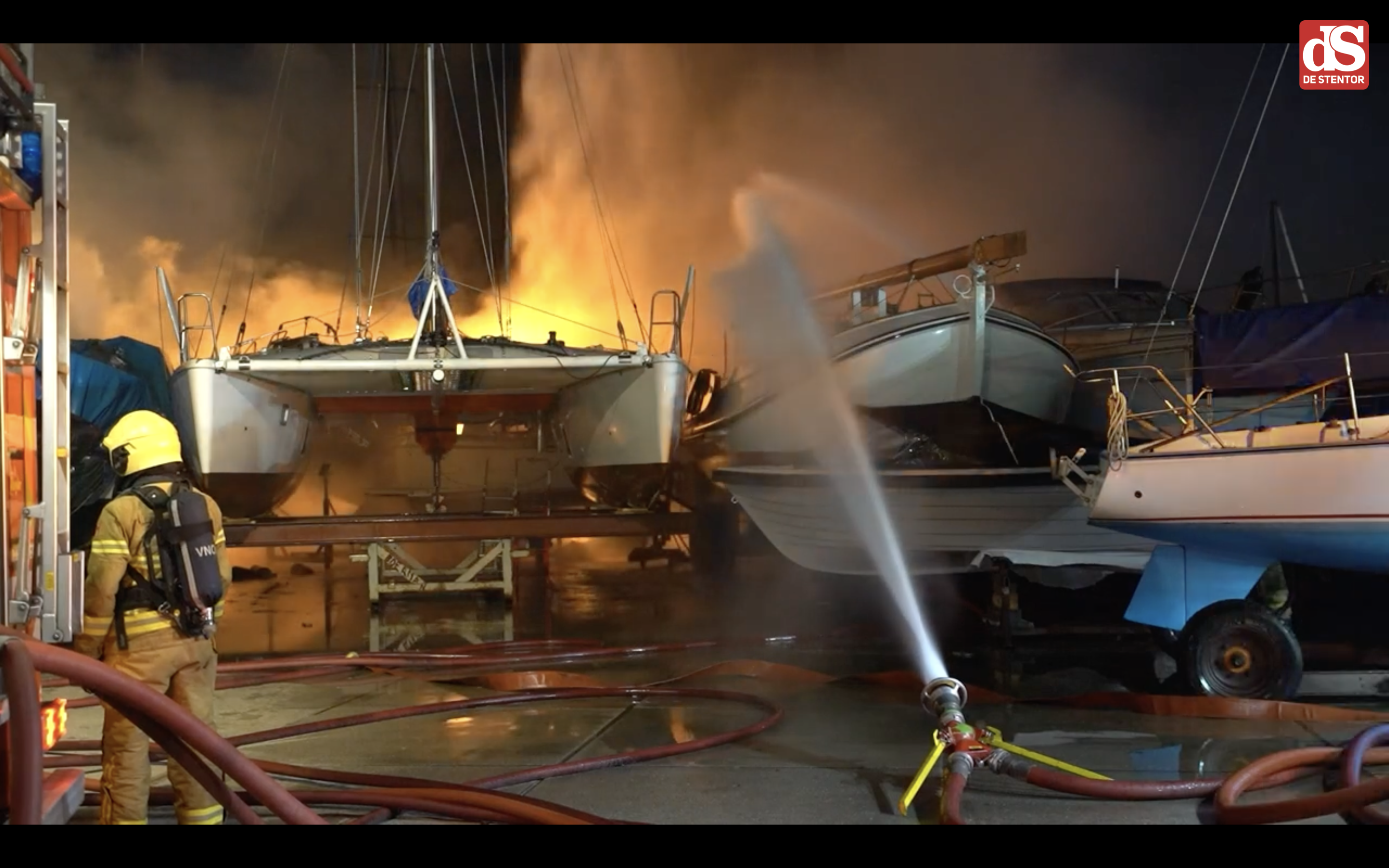 Opnieuw brand op jachthaven nu in Harderwijk