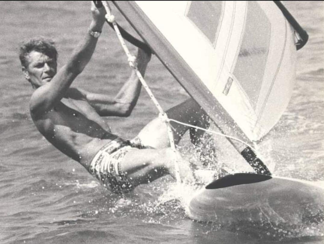 Surfsport promotor Joop Nederpelt (86) overleden
