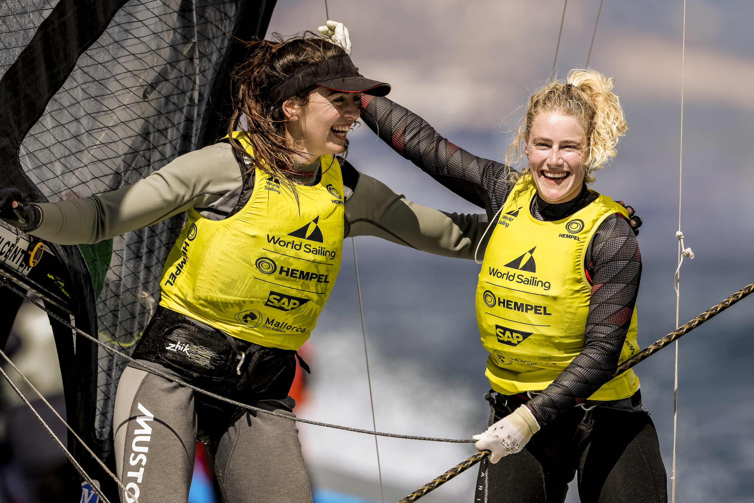 Van Aanholt en Duetz Europees Kampioen 49erFX