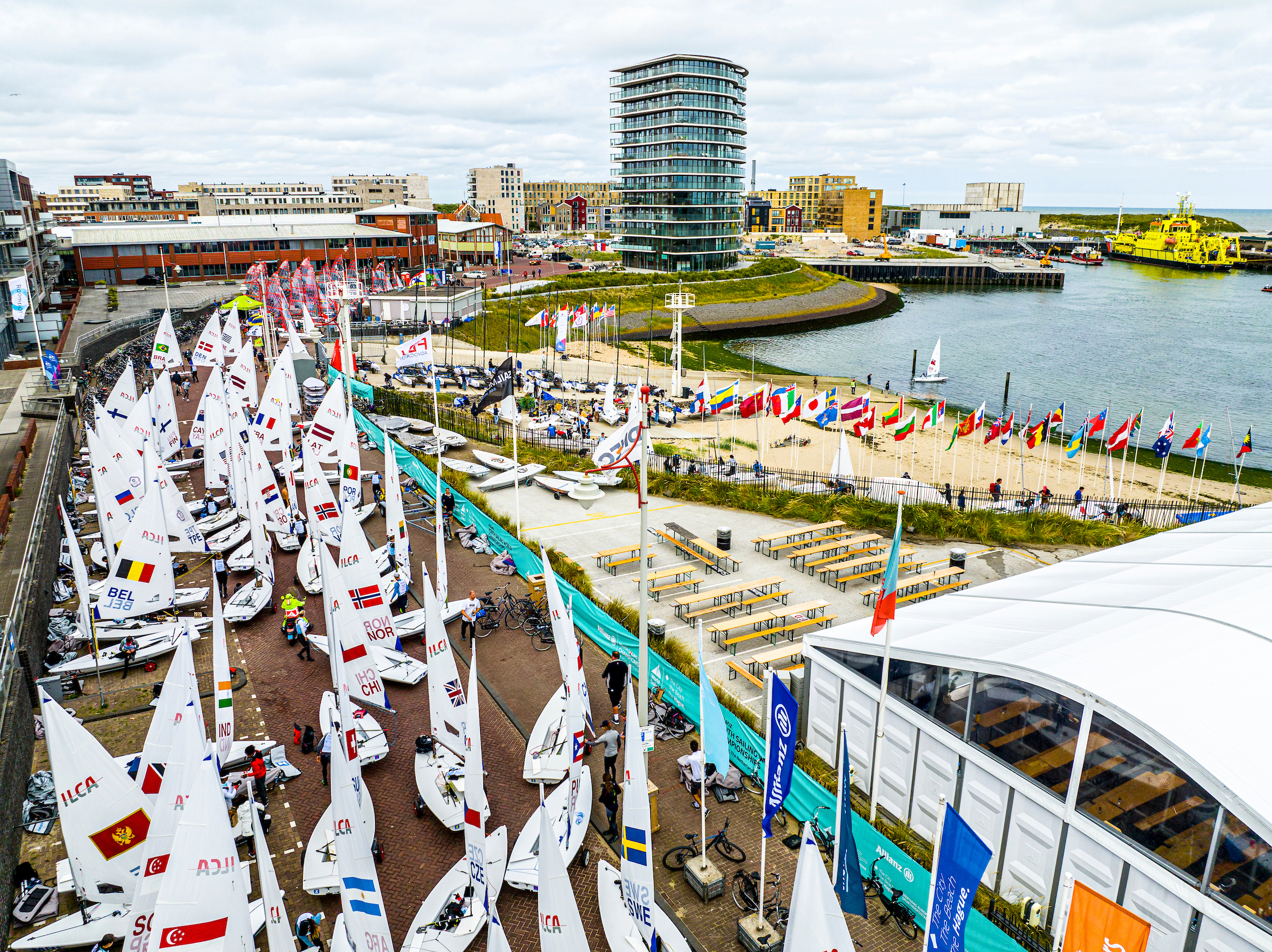 Mondiale zeiltalenten nemen haven Scheveningen over