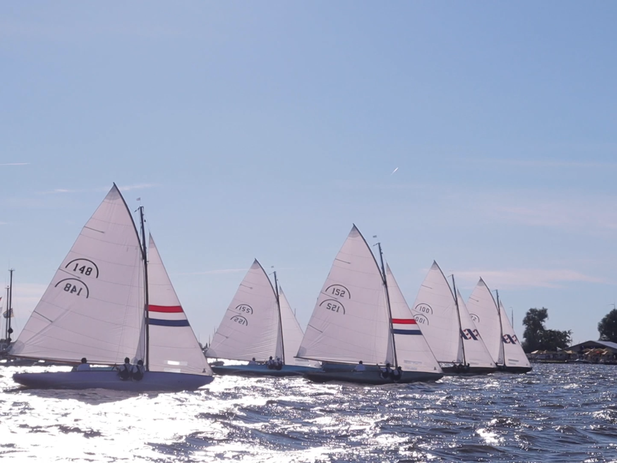 Team Holland wint teamzeilen op Sneek