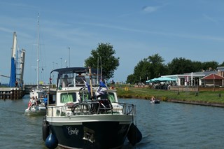 A259603B-D7C7-48AD-8A24-12455DFBD08B