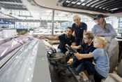 Halle 6 alle Mann an Bord