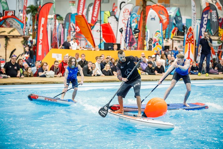 Halle 17 SUP Ball