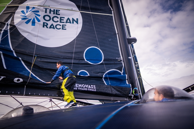 Zwakke wind venijn in staart Ocean Race richting finish