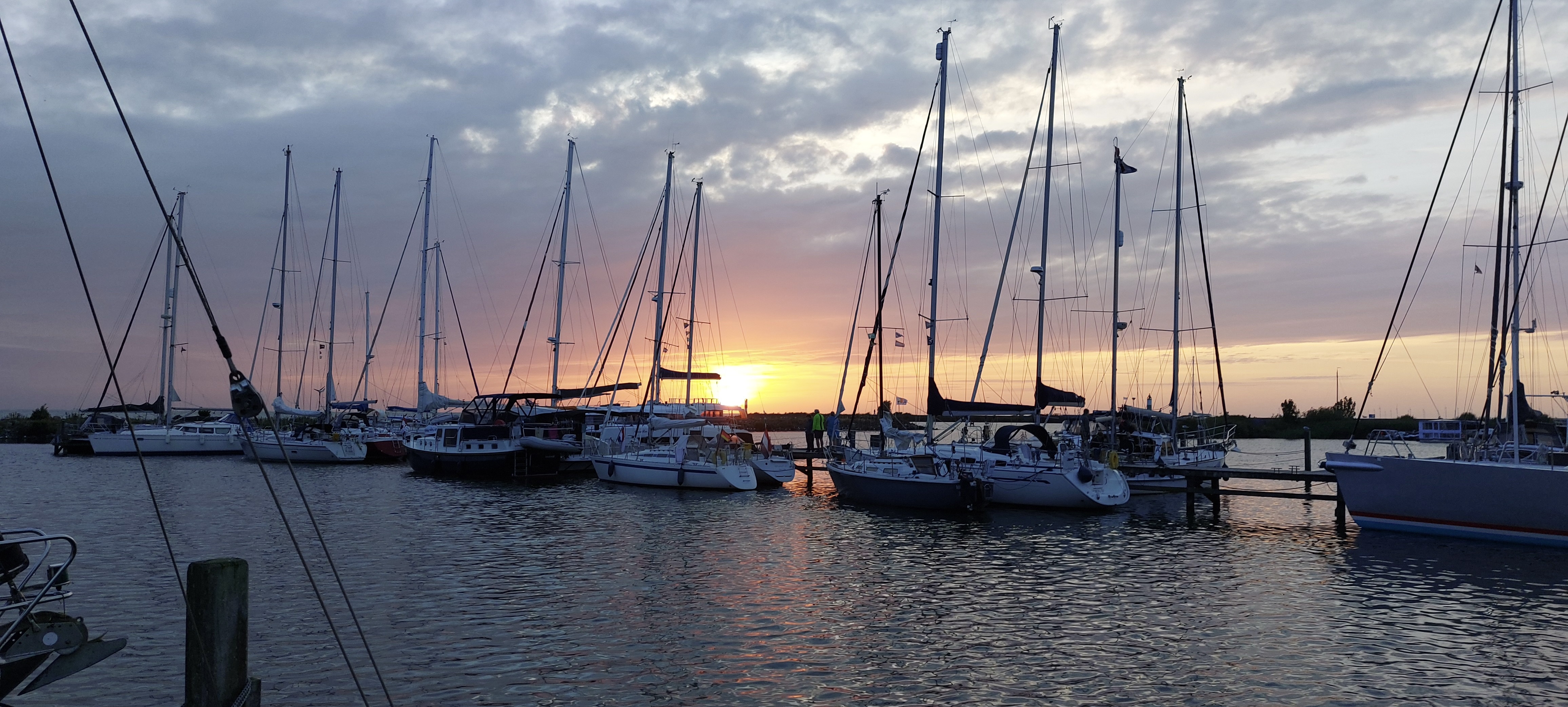 Watersportcast ...van wonen op palen naar leven aan palen