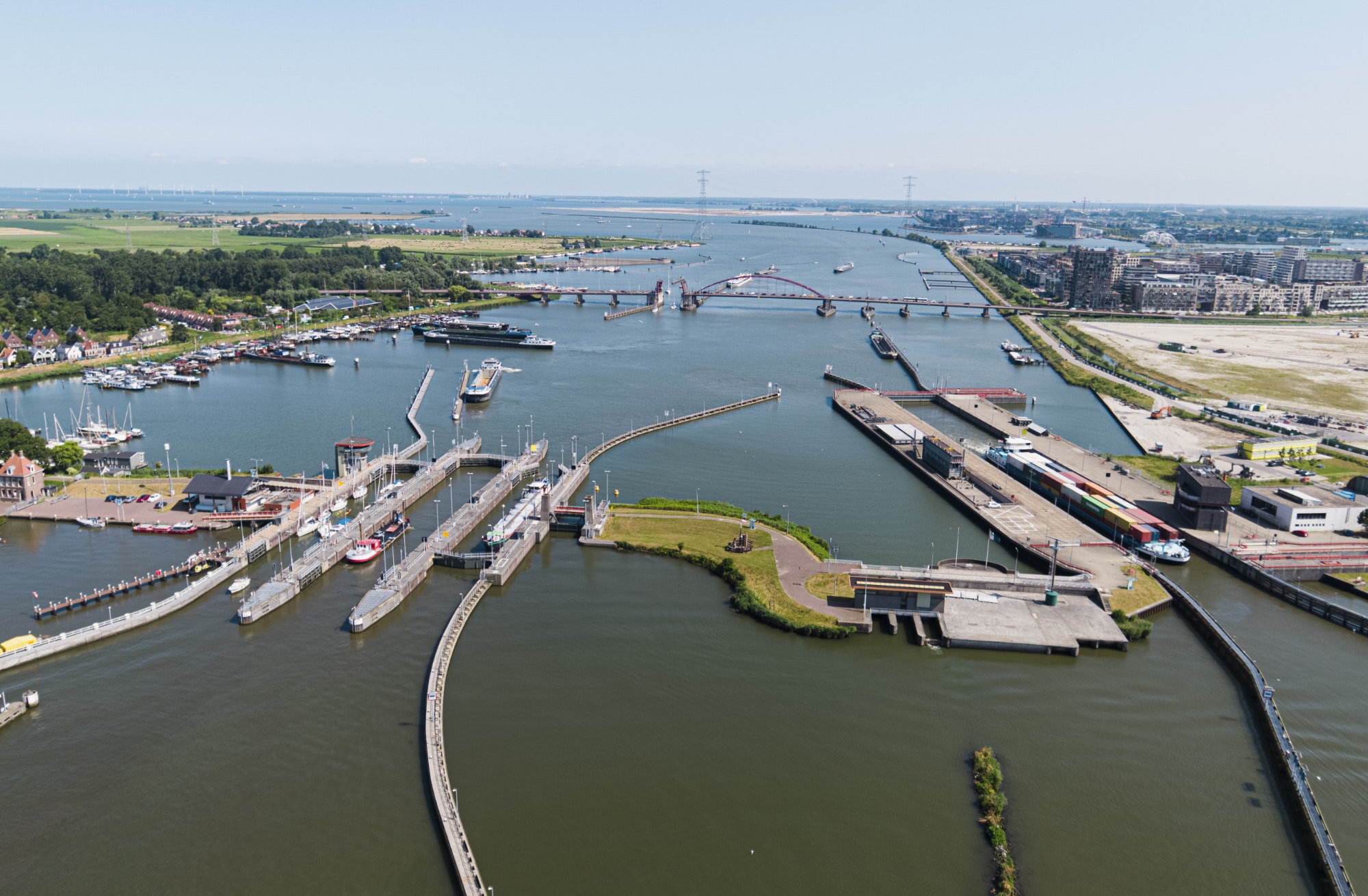 Verkeersmaatregelen voor scheepvaart in ondieper Buiten-IJ