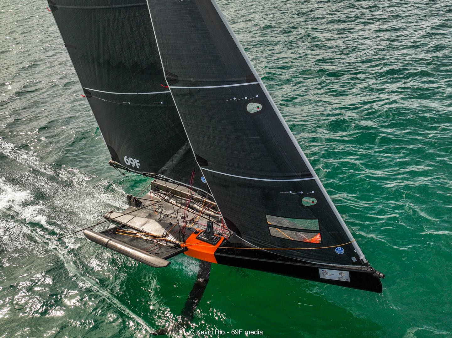 Team JAJO DutchSail in actie tijdens Youth Foiling Gold Cup