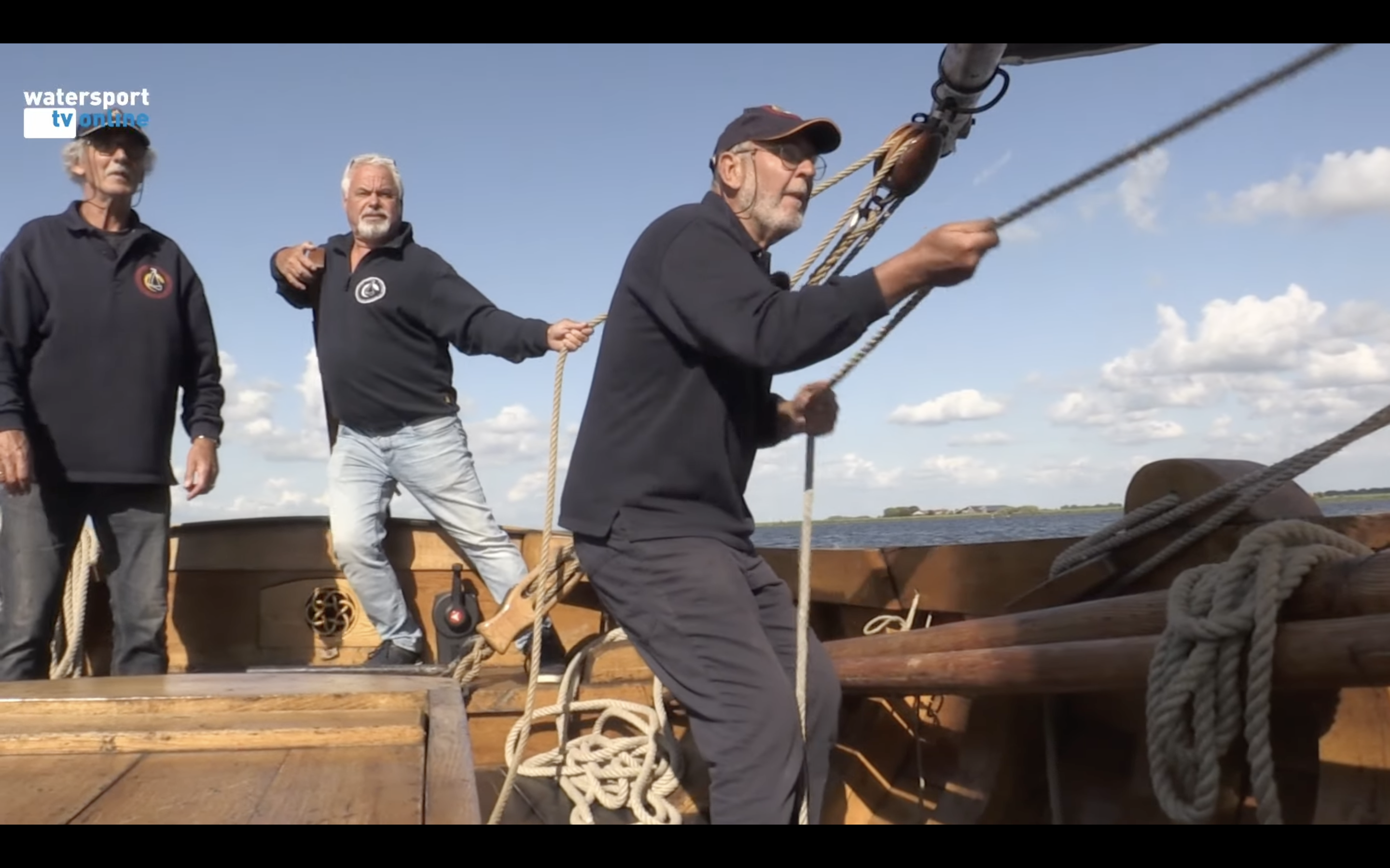 Holland Vaart meert af in Elburg