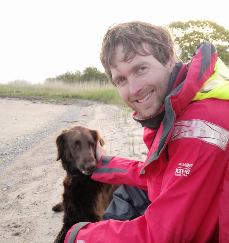Zeilreis met een hond door Europa tijdens coronapandemie