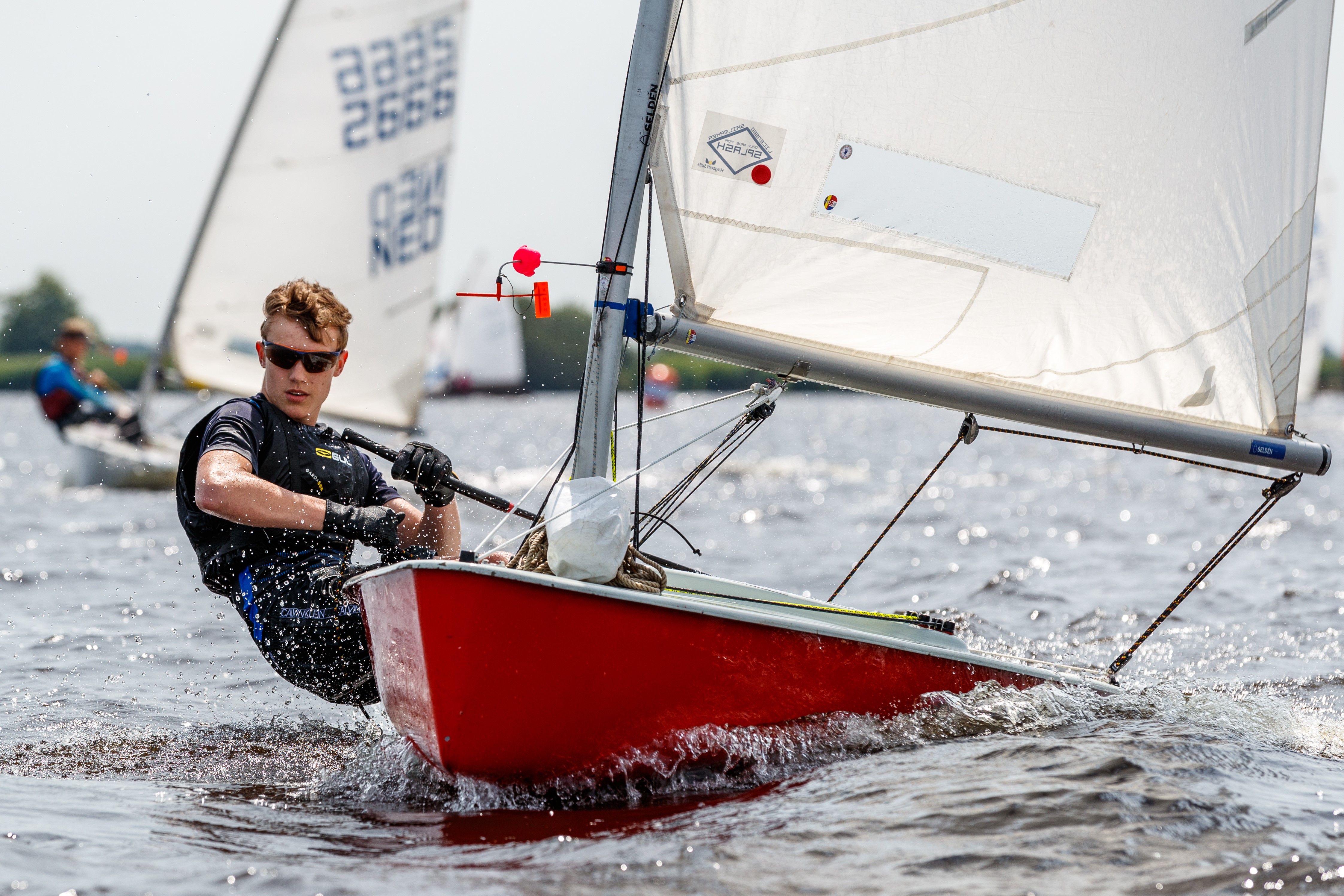 De jeugd gaat zeilend de Eems op!