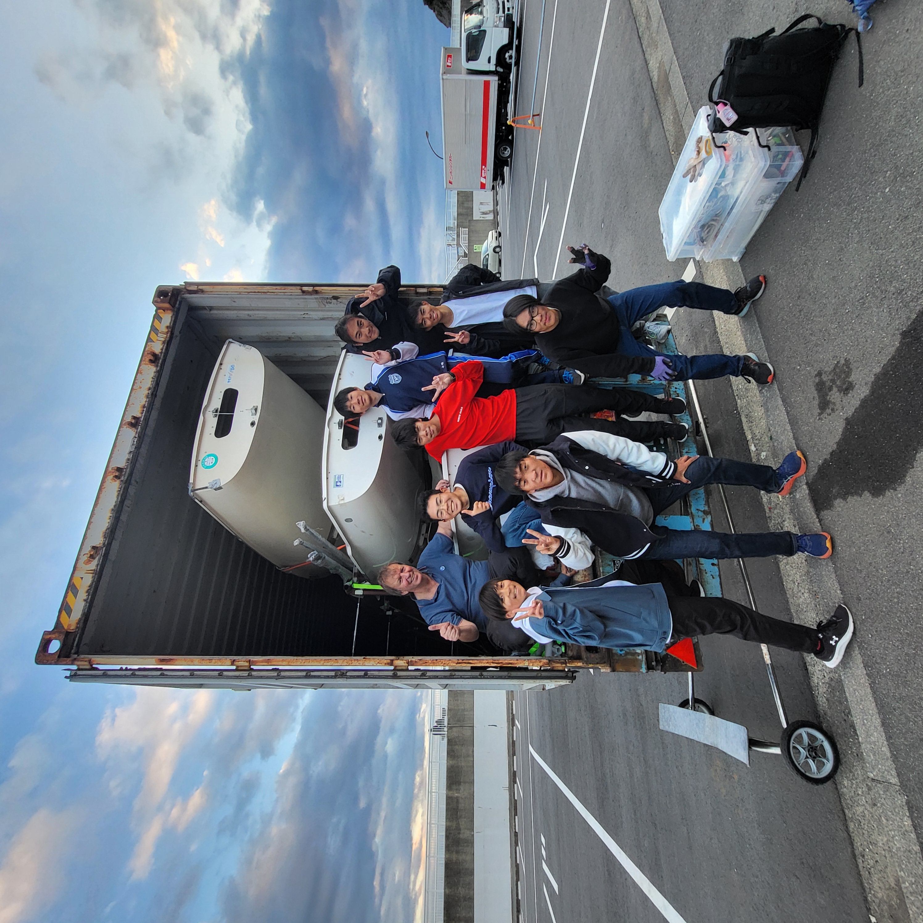 Flying Junior klasse stelt zes boten beschikbaar aan studenten