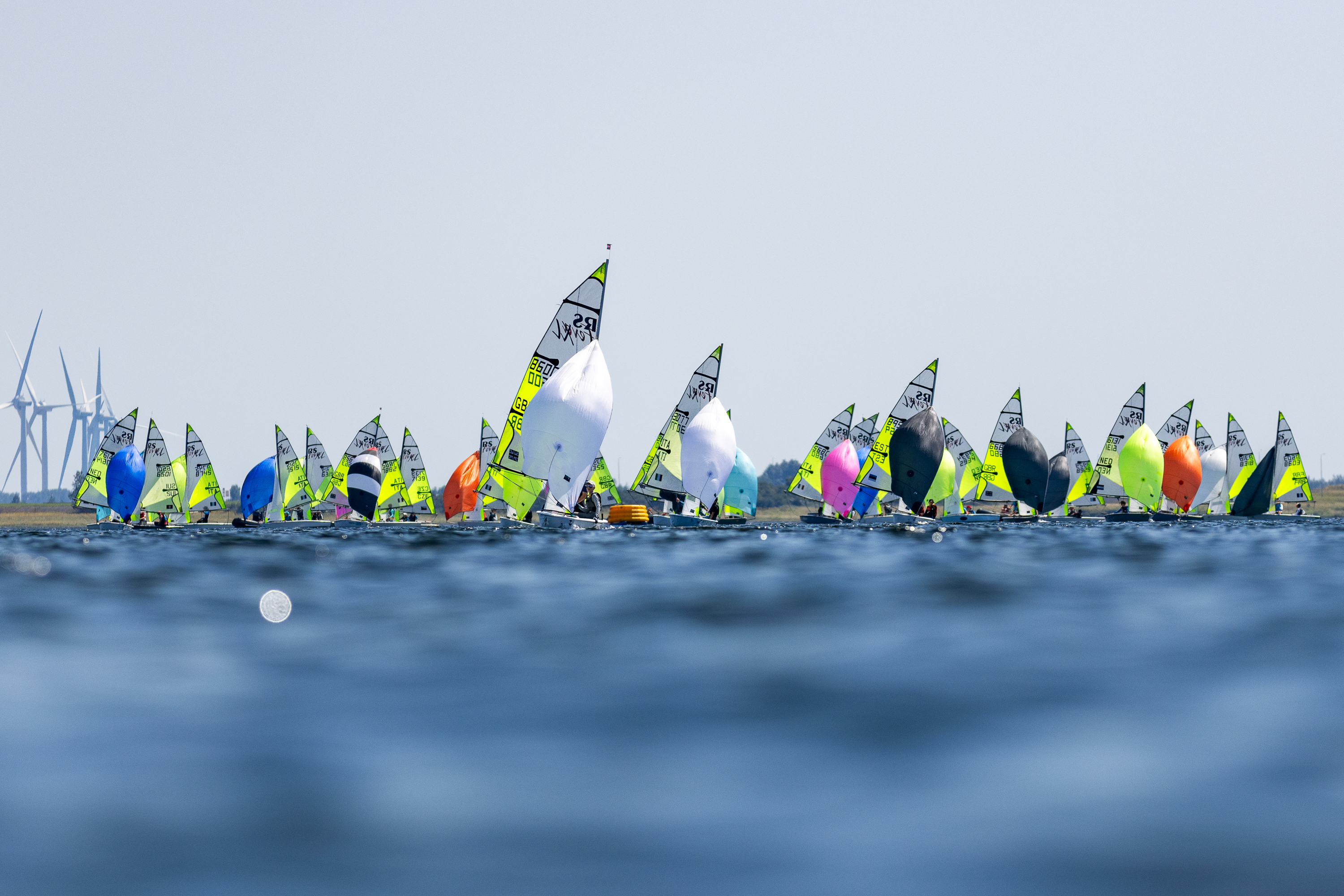 Nederlanders aan kop tijdens  WK RS Feva 2024 Bruinisse